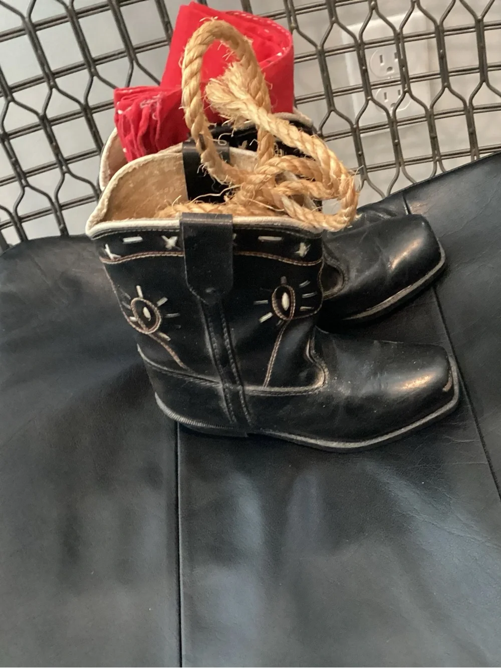 Vtg. 19668-1970 “Texas Brand” Boot Co. children’s boots. Black leather with